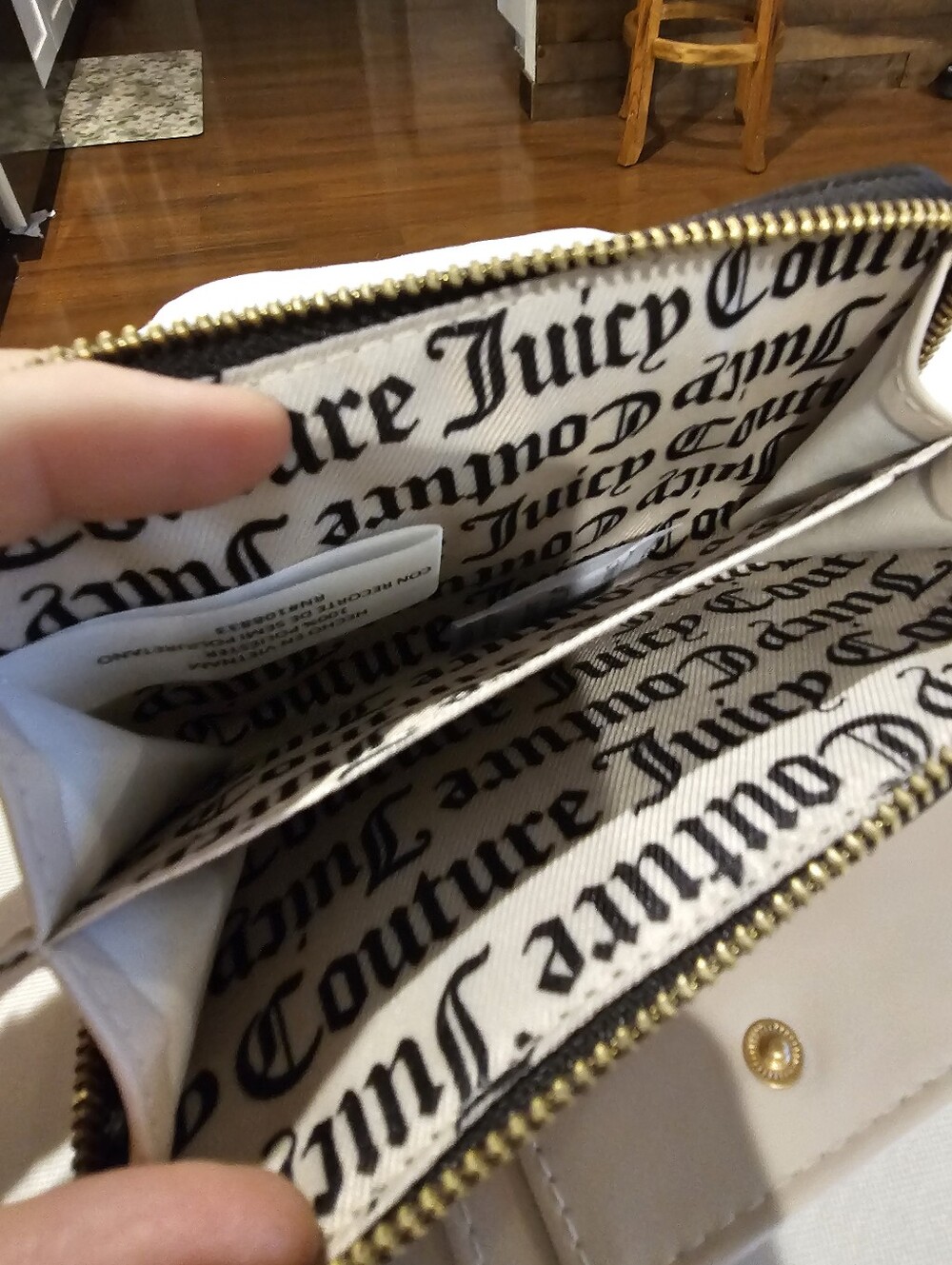 BNWT Juicy Couture Velvet Light Pink Plush Crest Zip And Snap Wallet - Picture 4 of 5